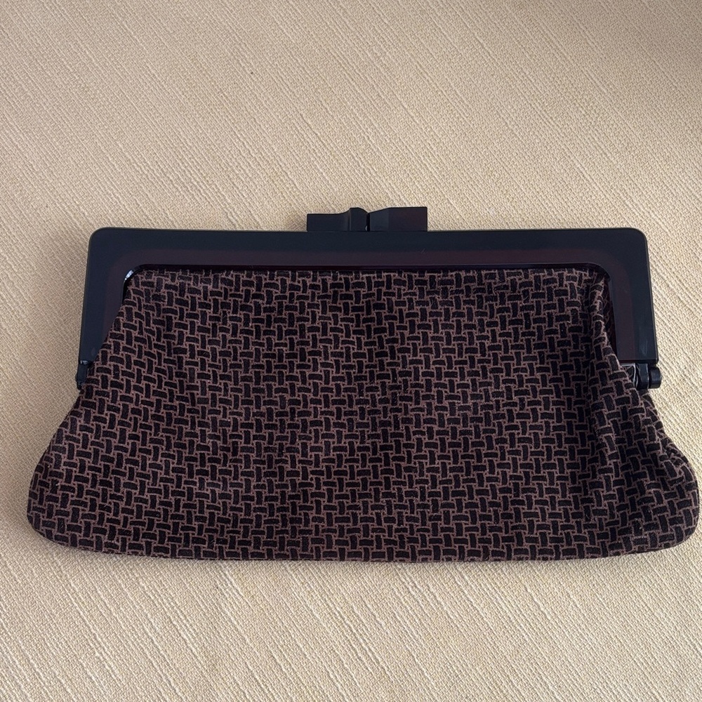 Vintage Suede Clutch Lucite Kiss Lock Lucite Closure Brown/Camel Italy Lazarus